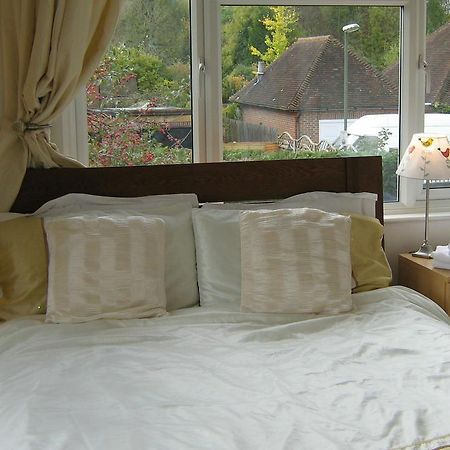 Savannah Bed And Breakfast Virginia Water Buitenkant foto