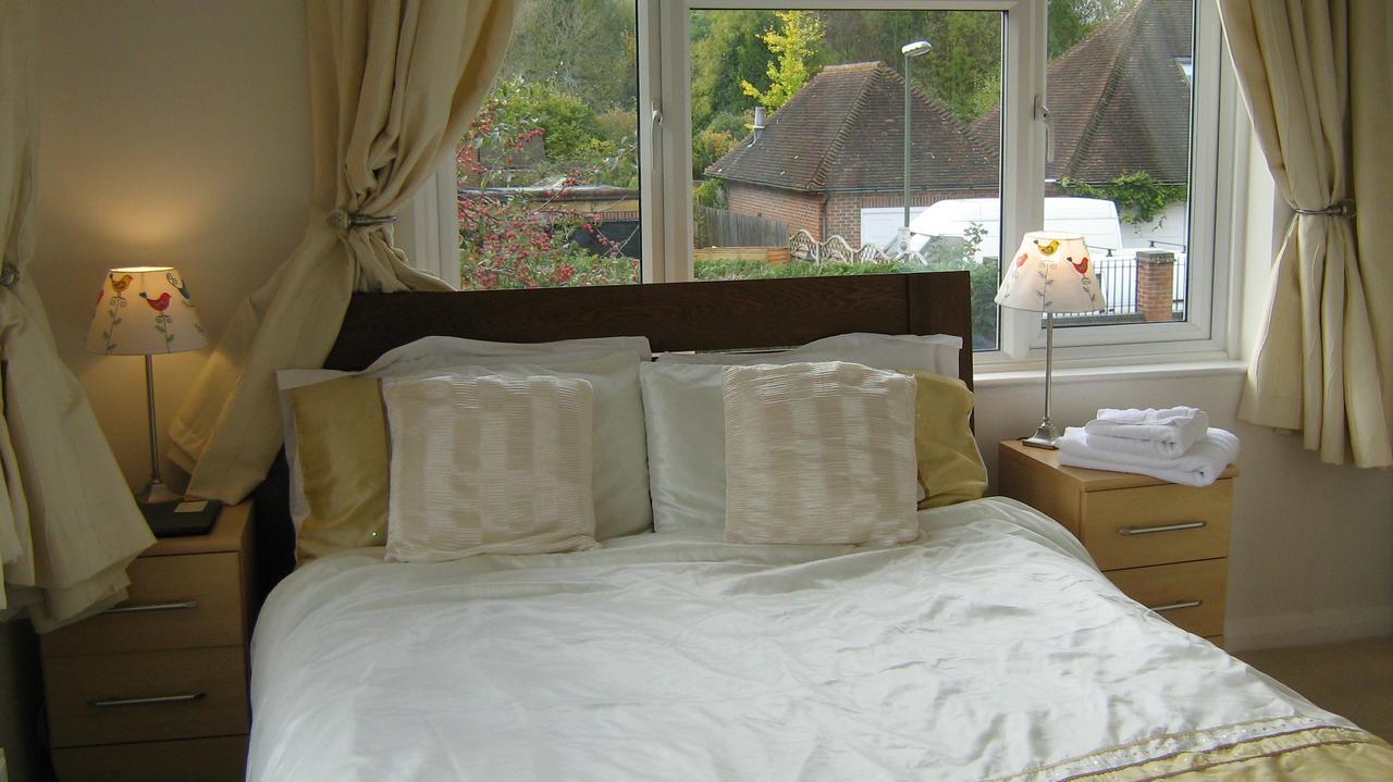 Savannah Bed And Breakfast Virginia Water Buitenkant foto