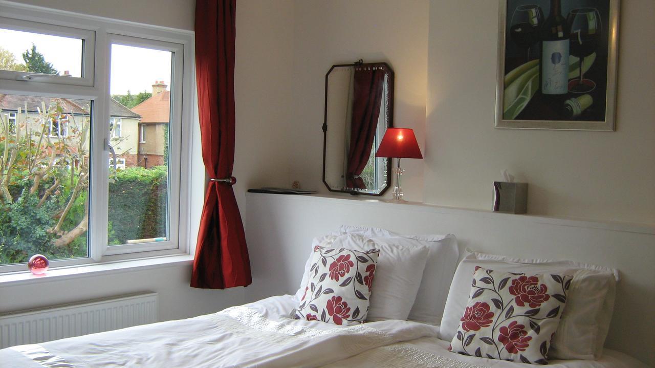 Savannah Bed And Breakfast Virginia Water Buitenkant foto