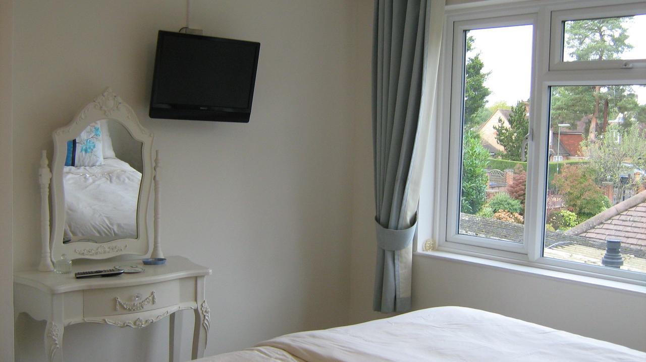 Savannah Bed And Breakfast Virginia Water Buitenkant foto